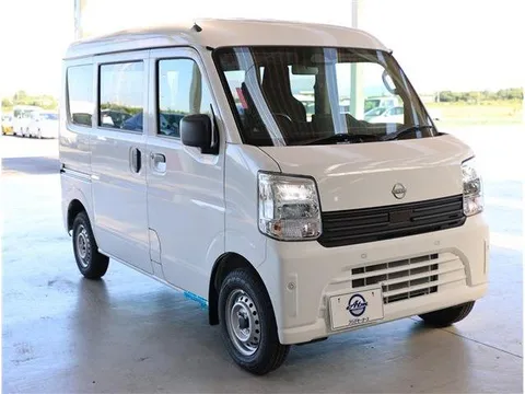 Nissan Clipper Van