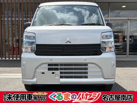 Mitsubishi Minicab Van
