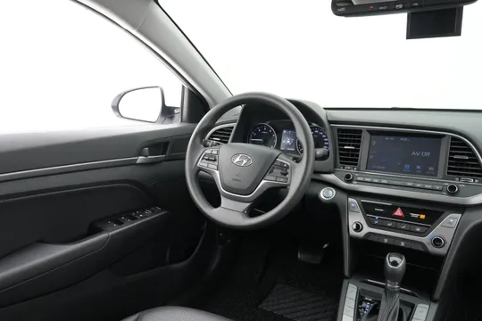 Hyundai Elantra (Avante)