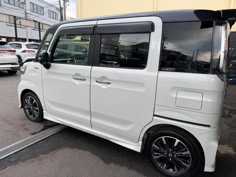 Suzuki Spacia Custom