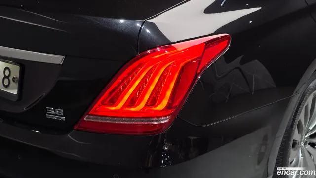 Genesis G90 (EQ900)