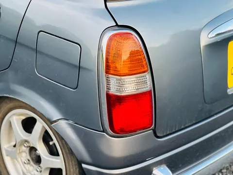 Daihatsu Mira Gino