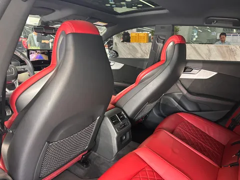 Audi S5