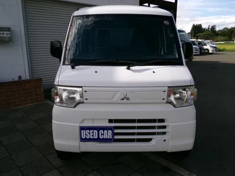Mitsubishi Minicab Van