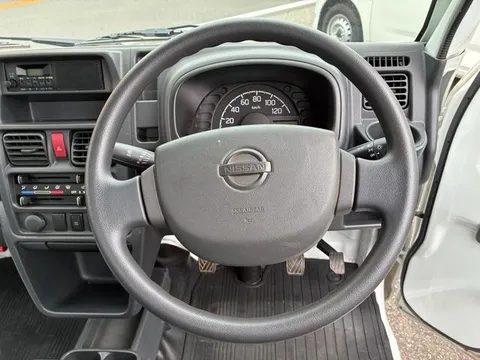 Nissan Clipper Truck