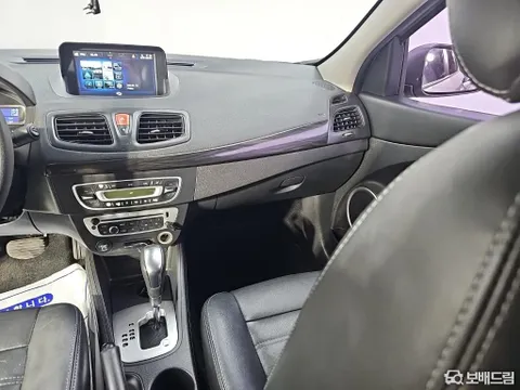 Renault SM3