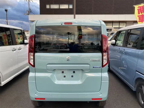 Suzuki Spacia