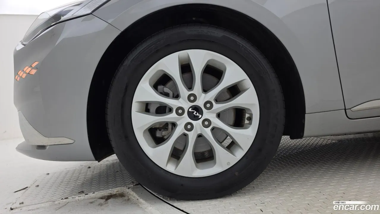 Kia K8