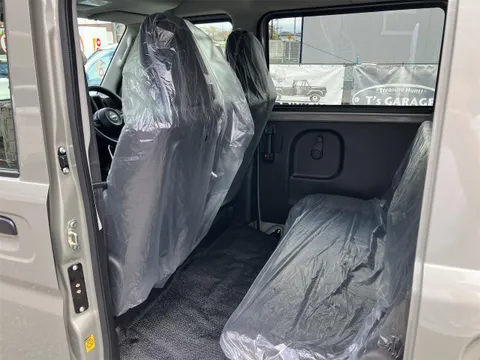 Nissan Clipper Van