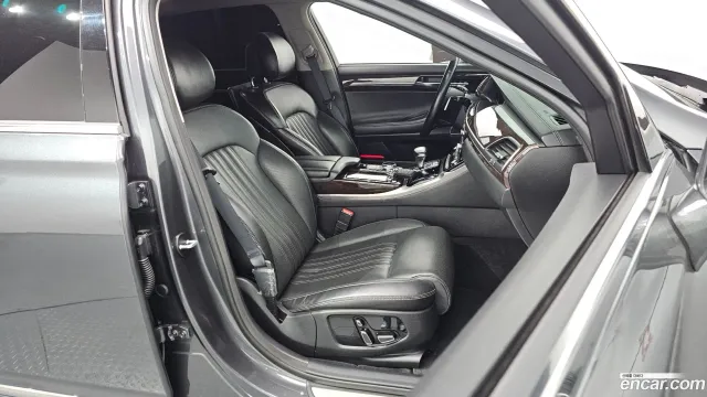 Genesis G90 (EQ900)