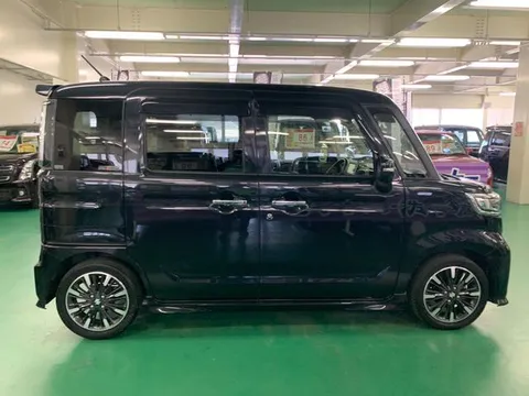 Suzuki Spacia Custom