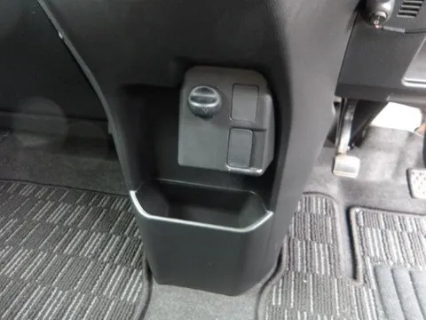 Toyota Pixis Mega