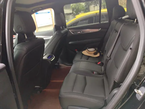 Cadillac XT6