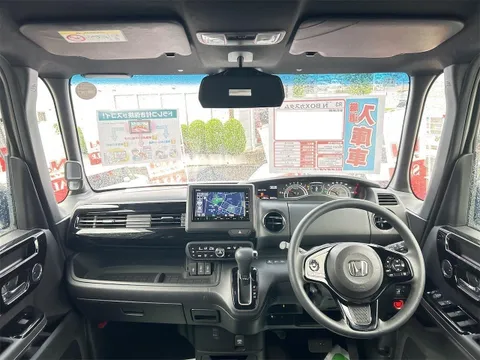 Honda N-BOX Custom