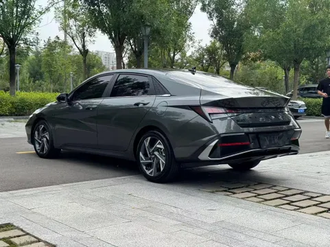 Hyundai Elantra (Avante)