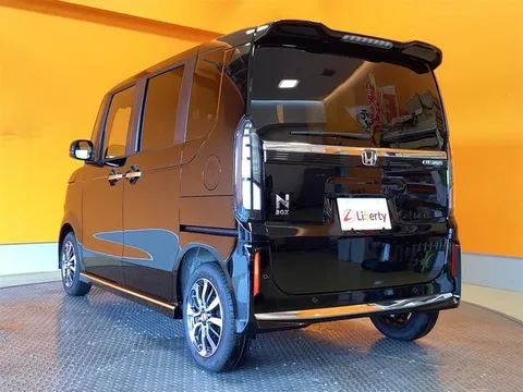 Honda N-BOX Custom