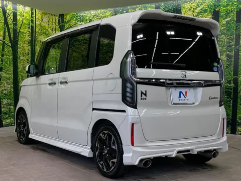 Honda N-BOX Custom