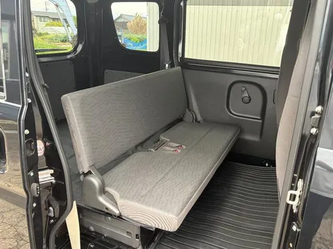 Nissan Clipper Van