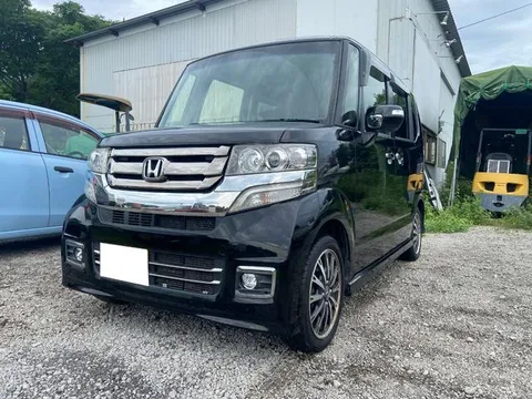 Honda N-BOX Custom