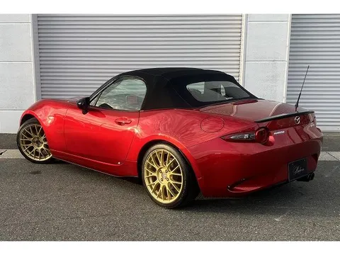 Mazda MX-5 (Roadster)