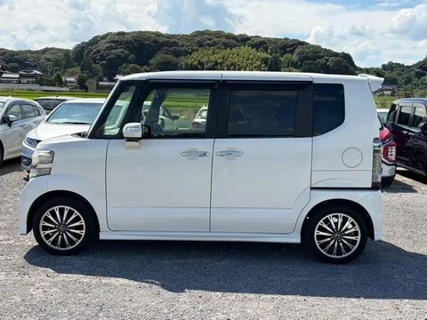 Honda N-BOX Custom