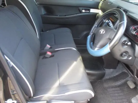 Toyota Pixis Space