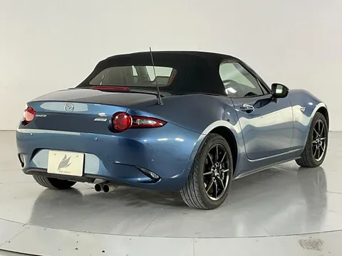 Mazda MX-5 (Roadster)