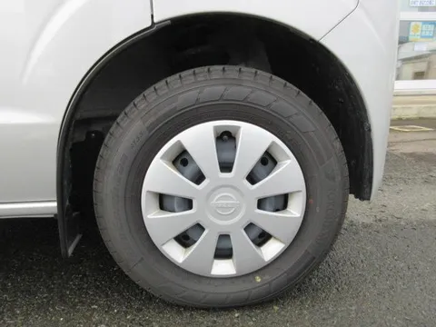 Nissan Clipper Van