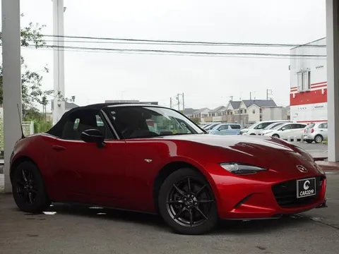 Mazda MX-5 (Roadster)