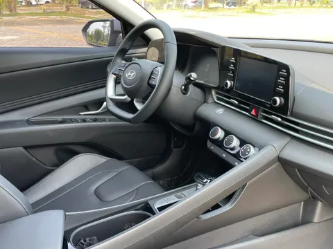 Hyundai Elantra (Avante)