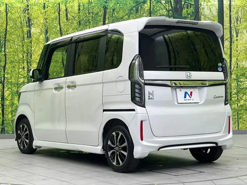 Honda N-BOX Custom