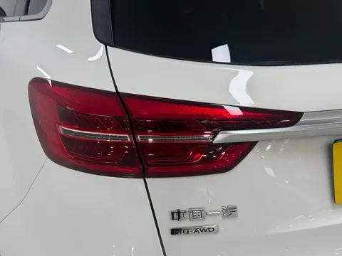 Hongqi HS5