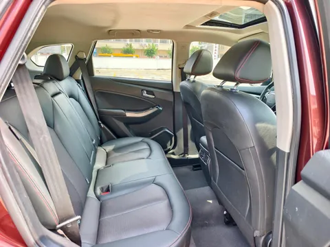 Venucia T70