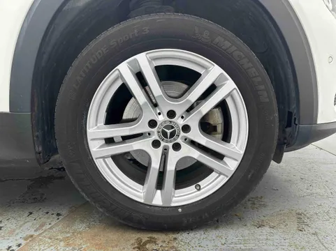 Mercedes-Benz Mercedes-Benz GLB