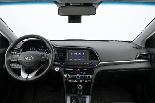 Hyundai Elantra (Avante)