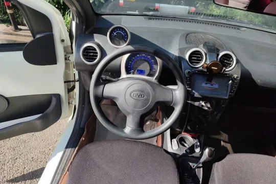 BYD F0