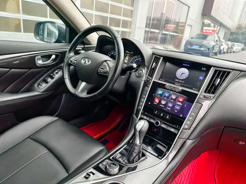 Infiniti Q50L