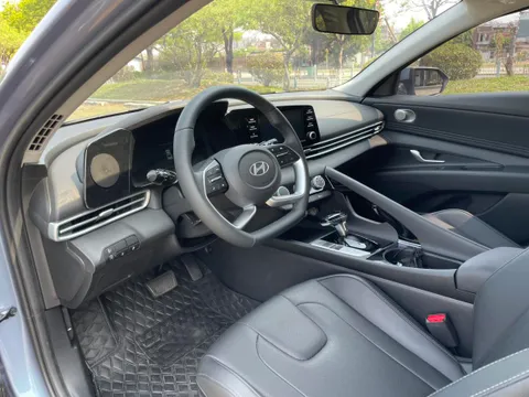 Hyundai Elantra (Avante)