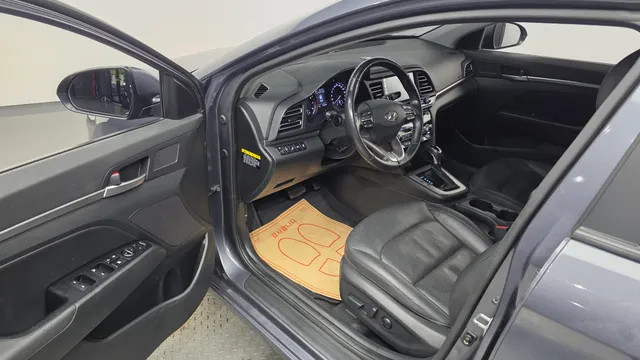 Hyundai Elantra (Avante)