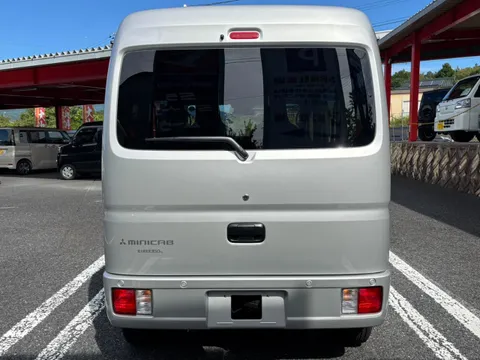 Mitsubishi Minicab Van
