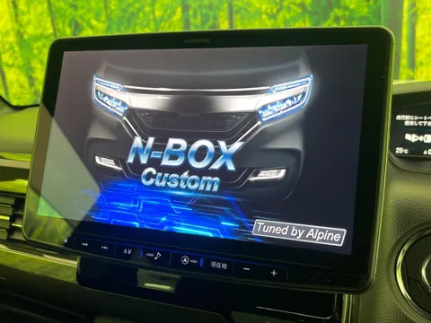 Honda N-BOX Custom