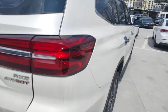 Roewe RX8