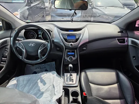 Hyundai Elantra (Avante)