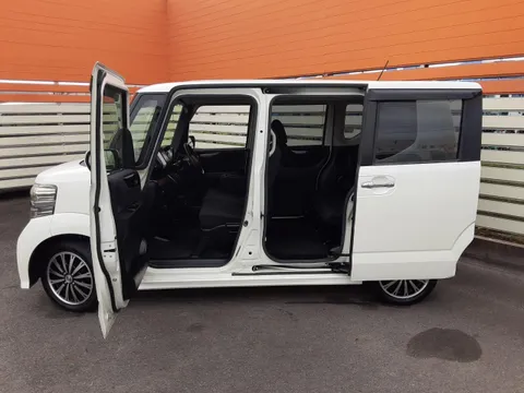 Honda N-BOX Custom