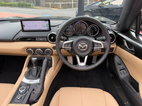 Mazda MX-5 (Roadster)