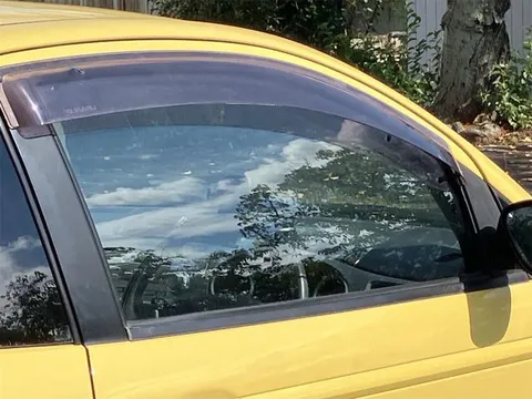 Subaru R1