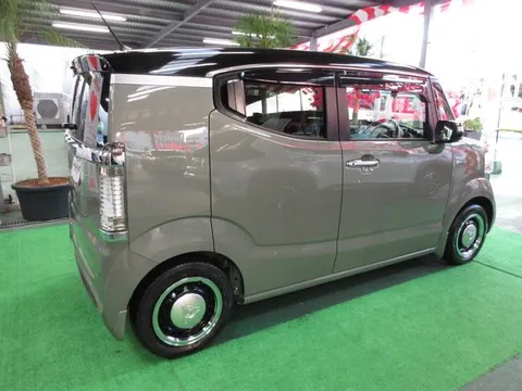 Honda N-BOX Slash