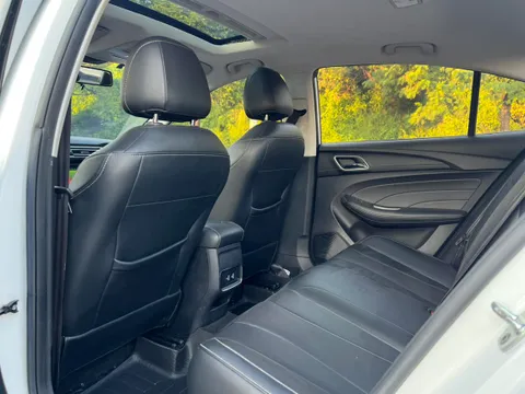 Roewe i5
