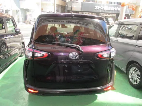 Toyota Sienta