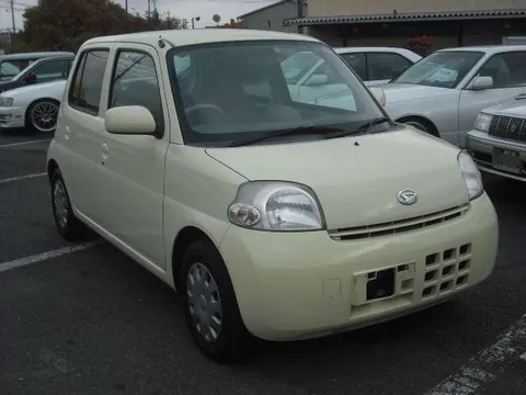 Daihatsu Esse